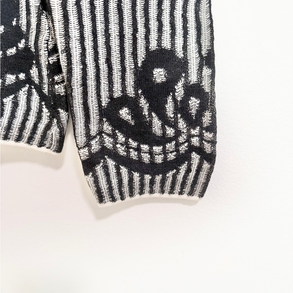 Bottega Venetia Black Floral Stripe Cotton Button Front Soft Cardigan Sweater - Picture 4 of 6